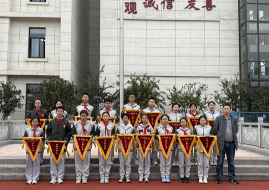 C:/Users/HP/Desktop/德育处活动及照片/升旗仪式/第8周/A8E0AB3FA2871763D6DDE0A73FD20C46.pngA8E0AB3FA2871763D6DDE0A73FD20C46