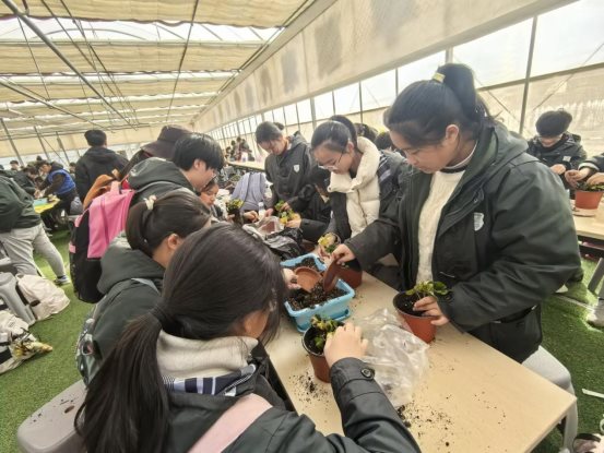 84D0EE47C79244CD387A3DBD071F1BC6